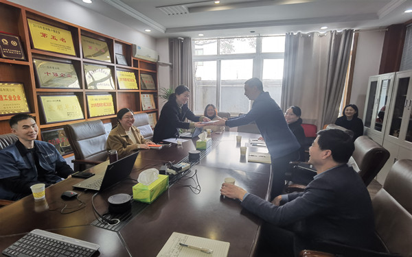 照片3律協、南黃海走訪企業 (6)_副本.jpg