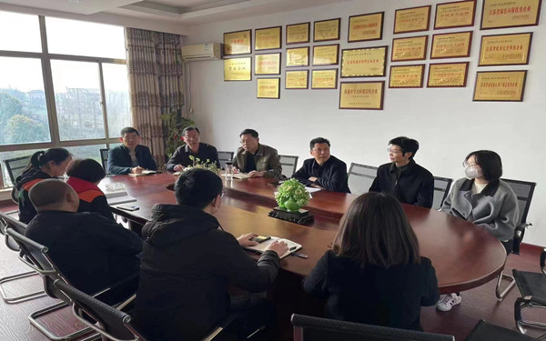 照片5聯嘉所走訪企業_副本.jpg